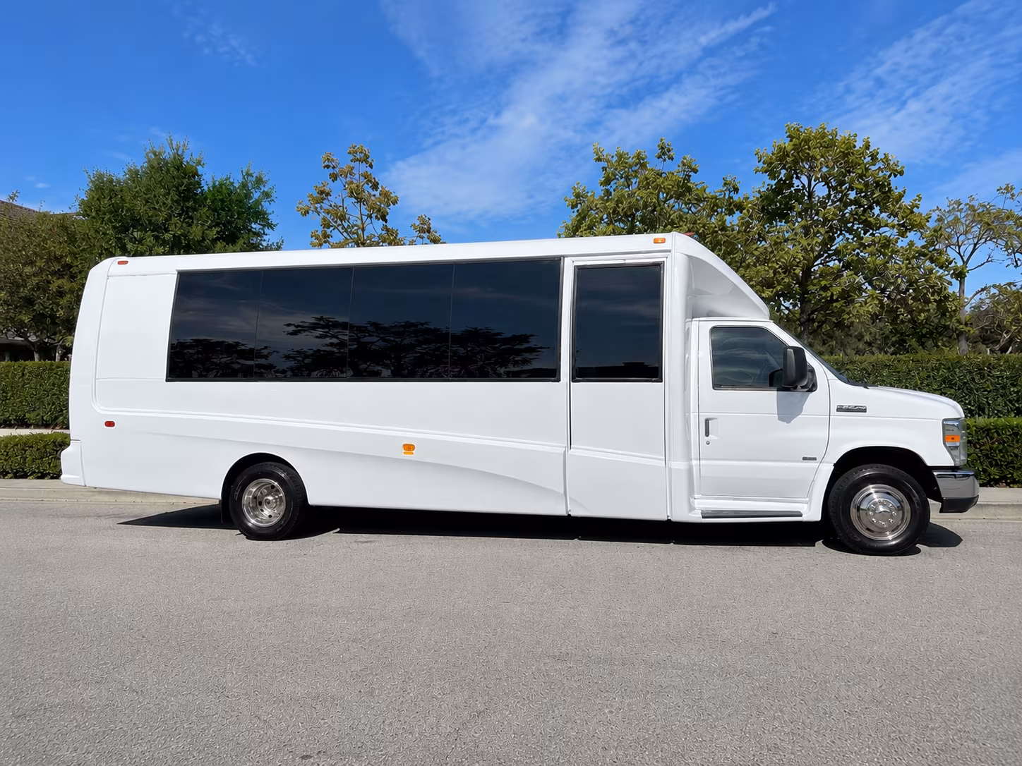 bus rentals for xfinity center shows and massachusetts concert venues
