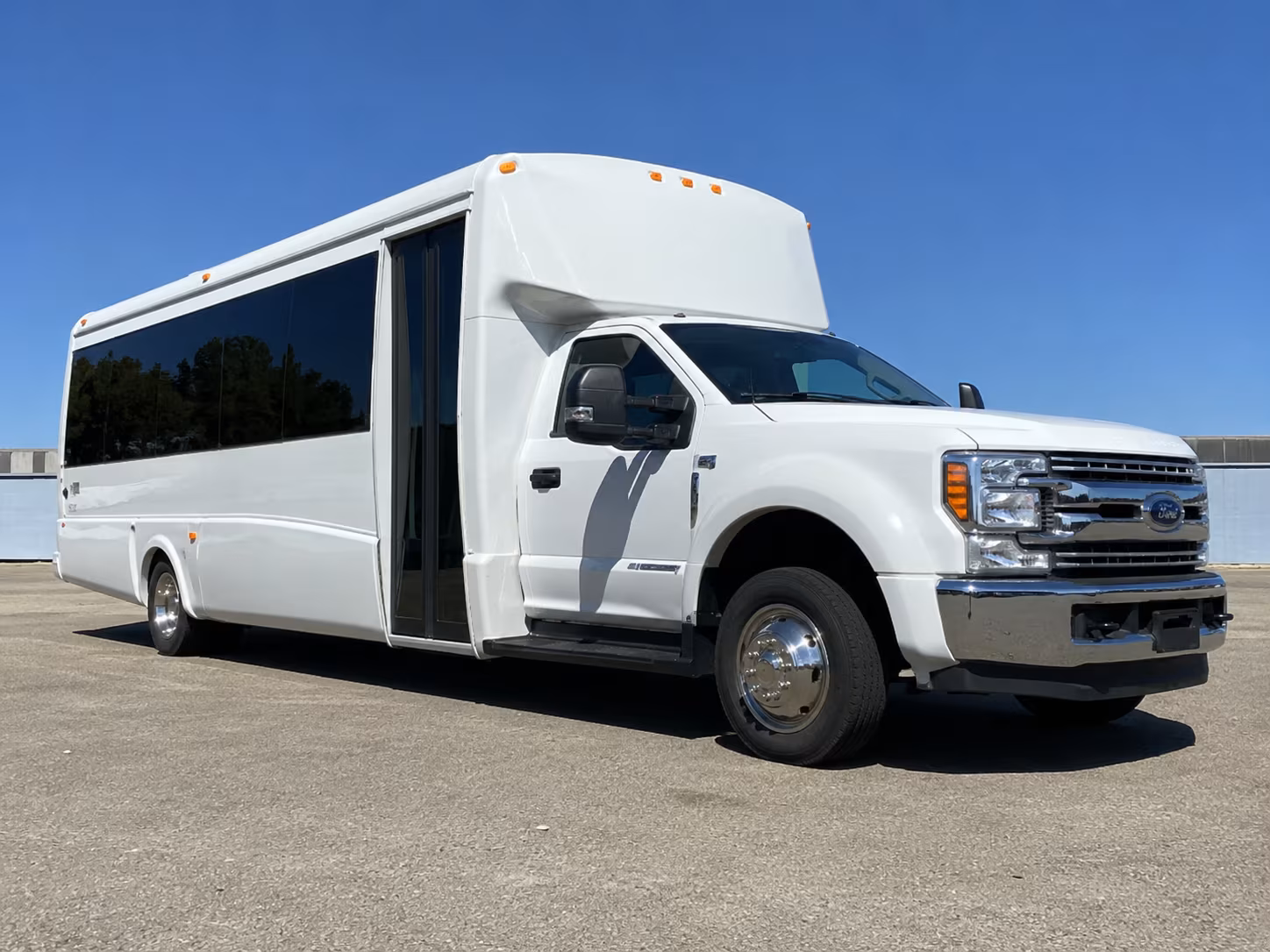 charter buses for manchester area museum and science center field trips