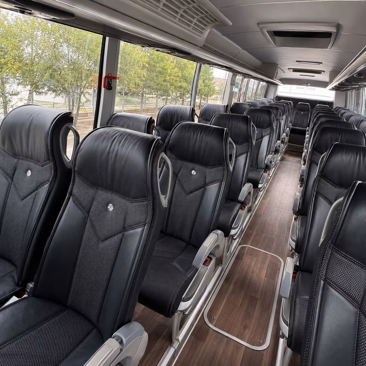 manchester charter bus